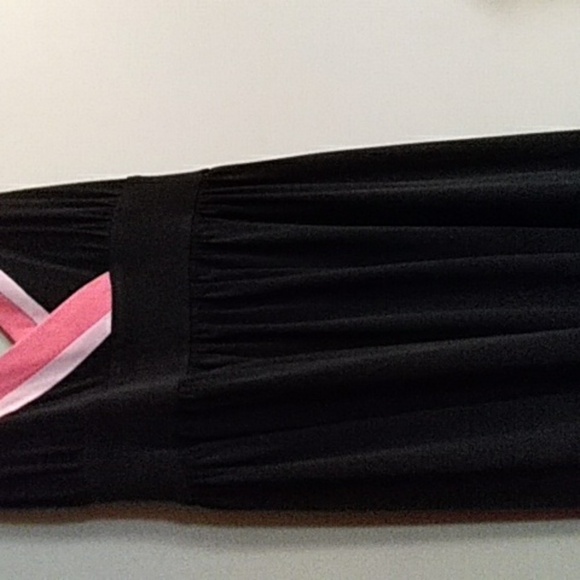 Le chateau dress size medium - Picture 4 of 5